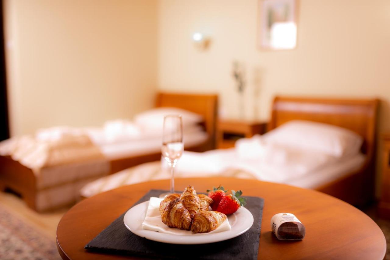 Septimia Hotels & Spa Resort Odorheiu Secuiesc Buitenkant foto